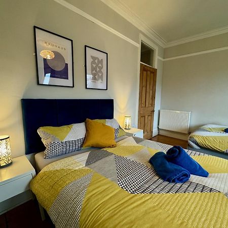 Large Citycentre Townhouse & Hot Tub, Pool Table And Offroad Parking Cardiff Zewnętrze zdjęcie