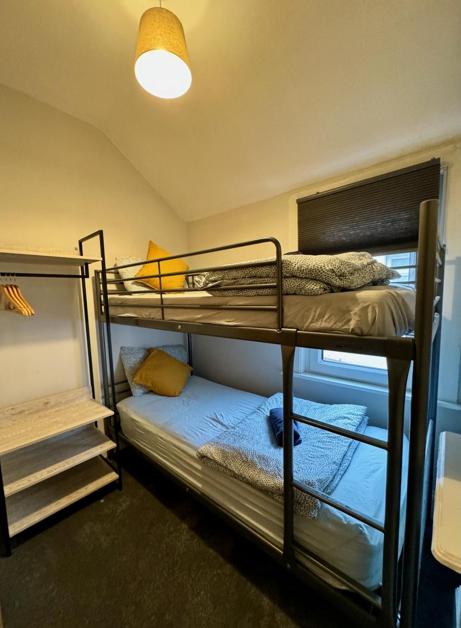 Large Citycentre Townhouse & Hot Tub, Pool Table And Offroad Parking Cardiff Zewnętrze zdjęcie
