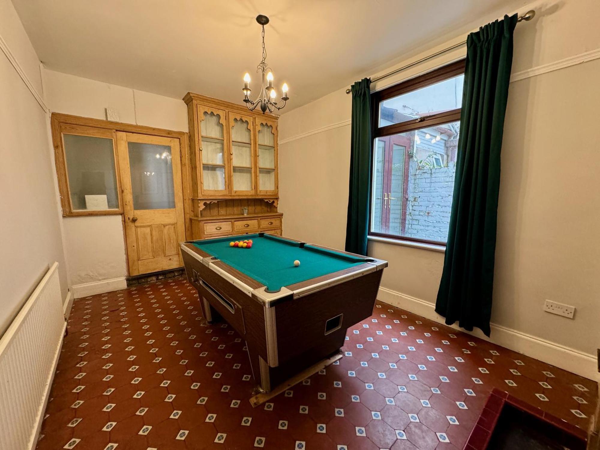 Large Citycentre Townhouse & Hot Tub, Pool Table And Offroad Parking Cardiff Zewnętrze zdjęcie